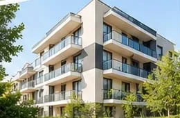 Immeuble résidentiel moderne avec balcons